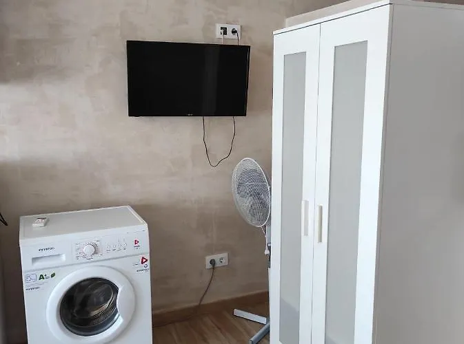 Estudio Junto Al Centro Con Aire Acondicionado * Tarifa